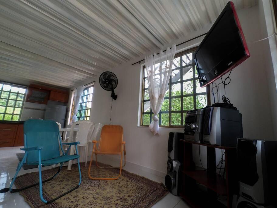 Casa Familiar Y De Descanso Villa Lorenza - Apulo Cund. Экстерьер фото